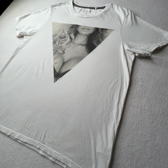 Guess Mens Rare Graphic XL Tee Shirt Sexy Woman White - Picture 2 of 12